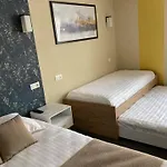 Logis Restaurant Des Voyageurs מלון