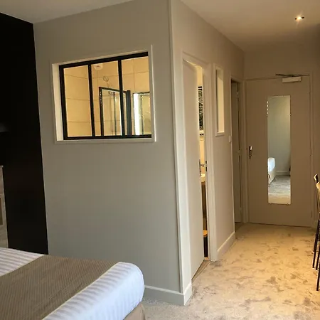 Szálloda Logis Restaurant Des Voyageurs 2*