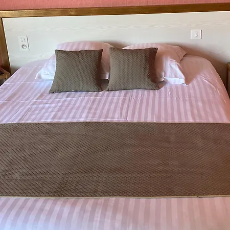 Logis Restaurant Des Voyageurs Hotel 2*